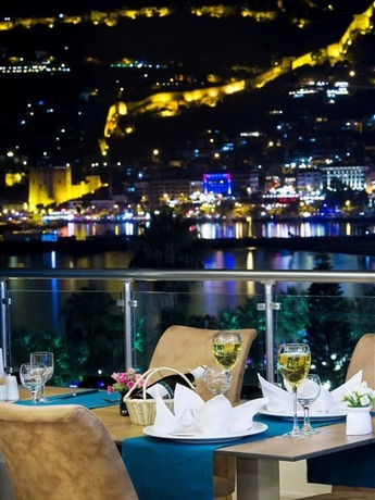 Imagen general del Hotel Büyük. Foto 7