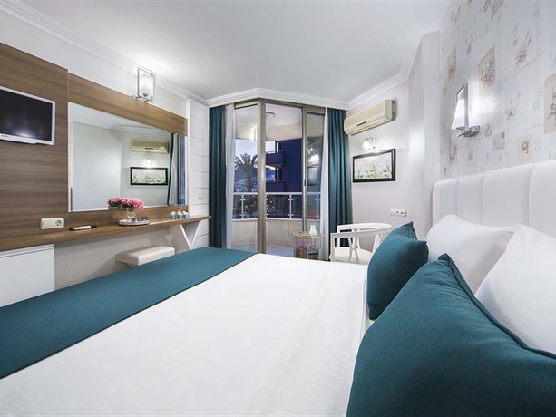 Imagen general del Hotel Büyük. Foto 15