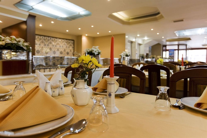Imagen del bar/restaurante del Hotel B&uuml;y&uuml;k Şahinler. Foto 1