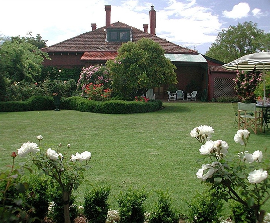 Imagen de los exteriores del Hotel Buxton Manor. Foto 9