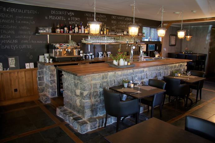 Imagen del bar/restaurante del Hotel Buxus. Foto 4