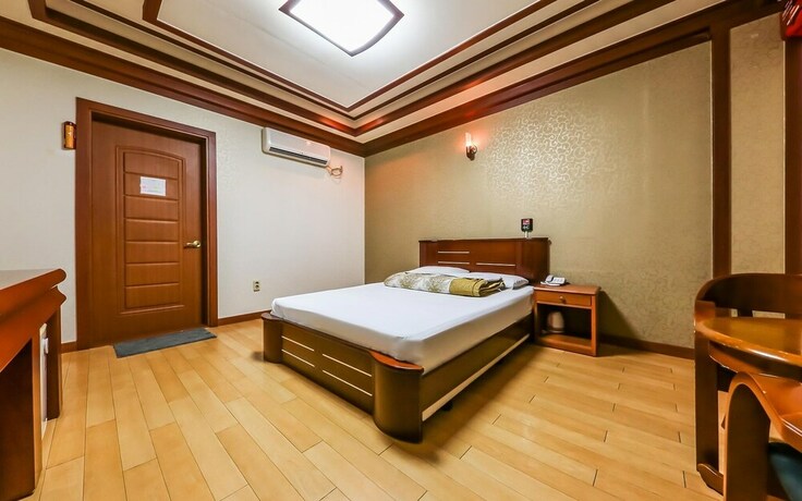 Imagen de la habitación del Hotel Buye Myungjin. Foto 13