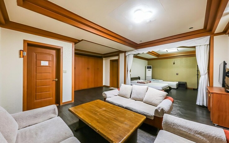 Imagen de la habitación del Hotel Buye Myungjin. Foto 23