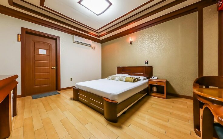 Imagen de la habitación del Hotel Buye Myungjin. Foto 24
