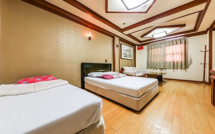 Imagen de la habitación del Hotel Buye Myungjin. Foto 30
