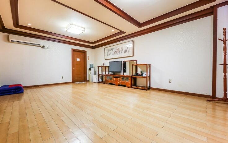 Imagen de la habitación del Hotel Buye Myungjin. Foto 31