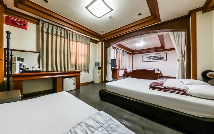 Imagen de la habitación del Hotel Buye Myungjin. Foto 35