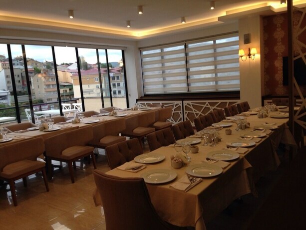 Imagen del bar/restaurante del Hotel Buyuk Bayburt. Foto 2