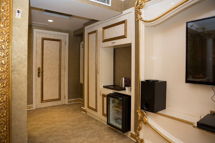 Imagen de la habitación del Hotel Buyuk Hamit. Foto 10