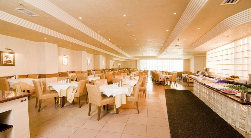 Imagen del bar/restaurante del Hotel Buyuk Keban. Foto 2