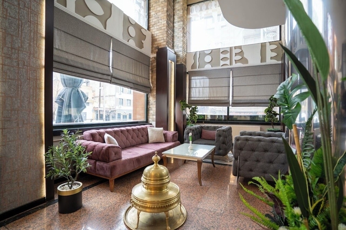 Imagen de los interiores del Hotel Buyuk Velic. Foto 15