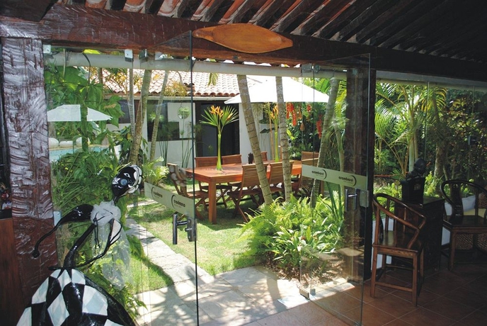 Imagen de los exteriores del Hotel Buzios Arambare. Foto 5