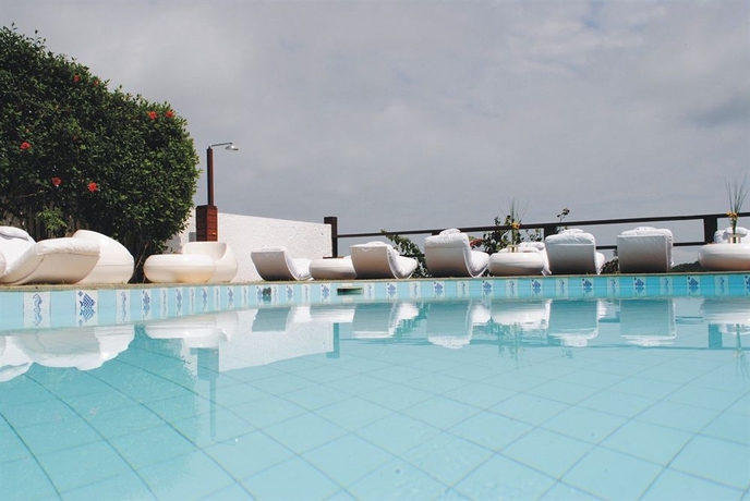 Imagen de la piscina del Hotel Buzios Arambare. Foto 9