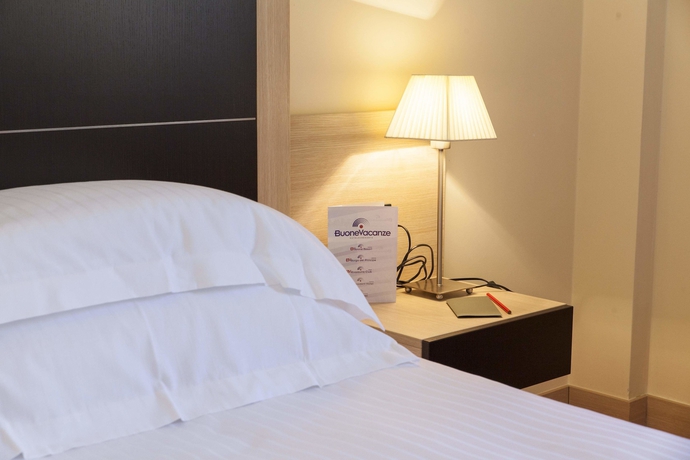 Imagen de la habitación del Hotel Bv President. Foto 10