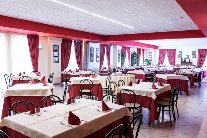 Imagen del bar/restaurante del Hotel Bvh. Foto 5