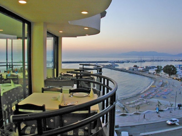 Imagen del bar/restaurante del Hotel By Karaaslan Inn. Foto 5