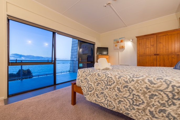 Imagen de la habitación del Hotel By The Bay Beachfront Apartments. Foto 2