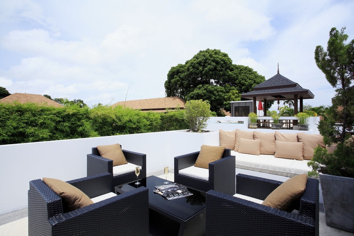 Imagen de los exteriores del Hotel By The Lake Villas. Foto 12