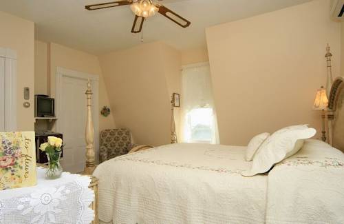 Imagen de la habitación del Hotel By The Sea Guests Bed and Breakfast and Suites. Foto 10