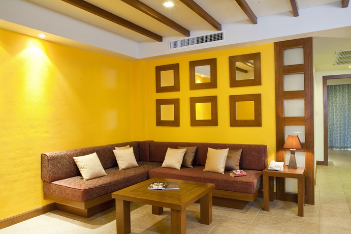 Imagen de los interiores del Hotel By The Sea, Phuket. Foto 6