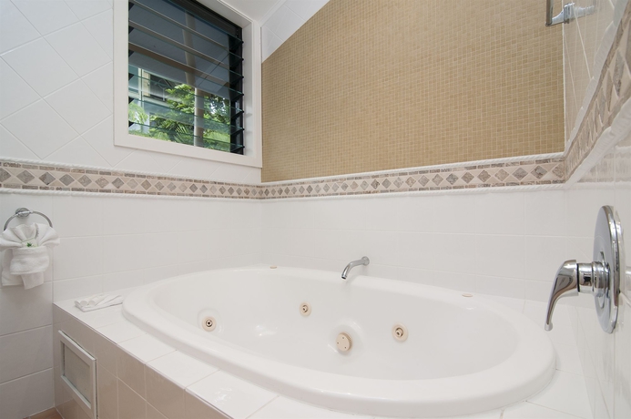 Imagen de la habitación del Hotel By The Sea Port Douglas. Foto 2