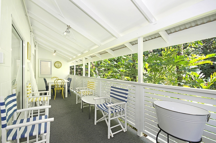 Imagen de los exteriores del Hotel By The Sea Port Douglas. Foto 12