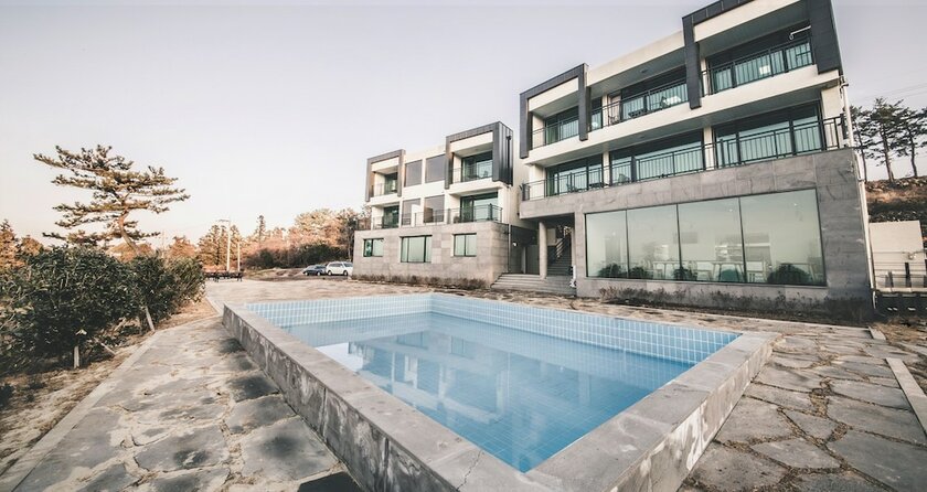 Imagen general del Hotel By the Hill Jeju. Foto 9