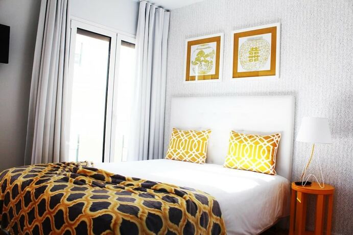 Imagen general del Hotel By the Sea, NAZARE. Foto 10