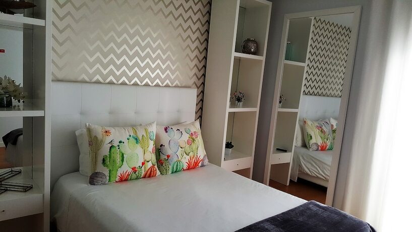 Imagen general del Hotel By the Sea, NAZARE. Foto 12