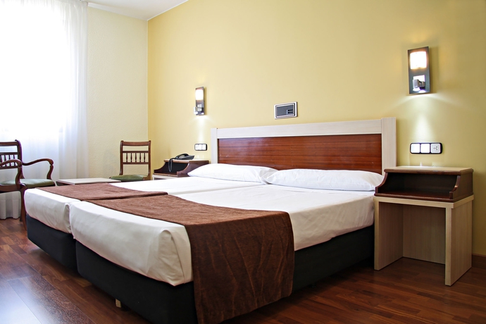 Imagen de la habitación del Hotel ByB HOTEL Zaragoza Royal. Foto 6