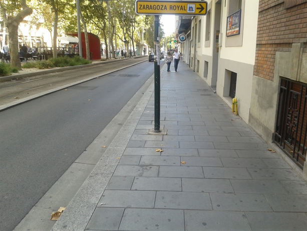 Imagen de los exteriores del Hotel ByB HOTEL Zaragoza Royal. Foto 13