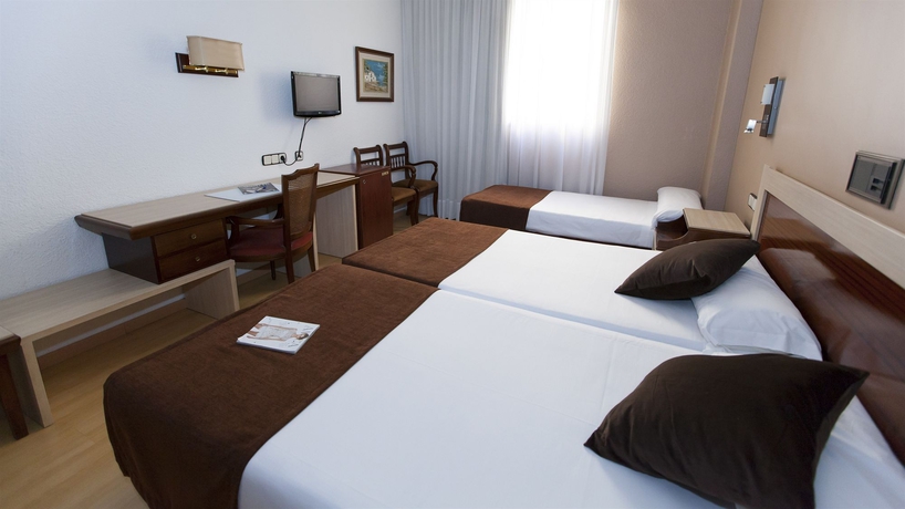 Imagen de la habitación del Hotel ByB HOTEL Zaragoza Royal. Foto 7