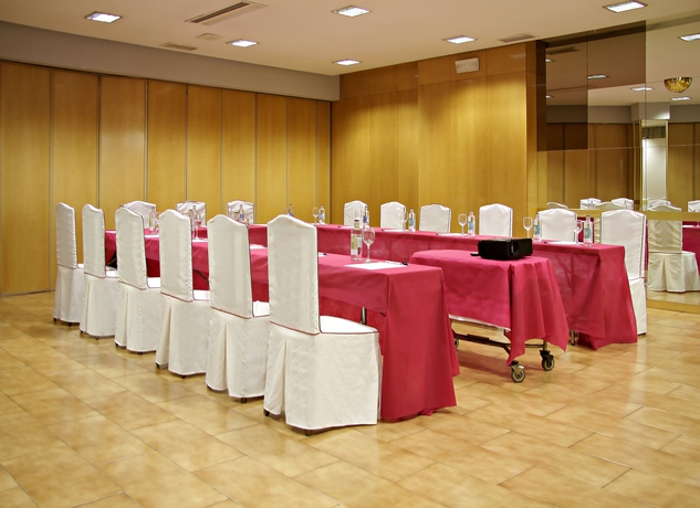 Imagen de los interiores del Hotel ByB HOTEL Zaragoza Royal. Foto 16