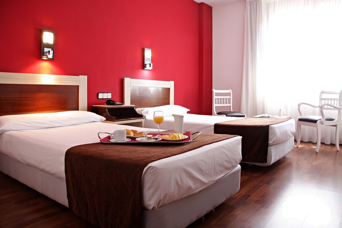 Imagen de la habitación del Hotel ByB HOTEL Zaragoza Royal. Foto 9