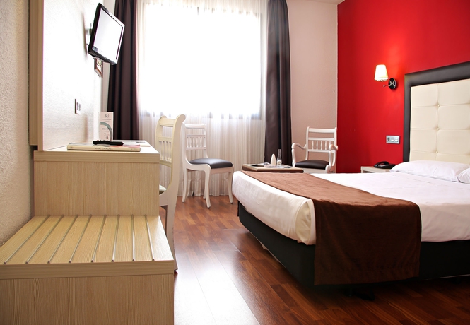 Imagen de la habitación del Hotel ByB HOTEL Zaragoza Royal. Foto 10