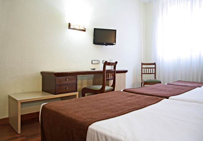 Imagen de la habitación del Hotel ByB HOTEL Zaragoza Royal. Foto 12