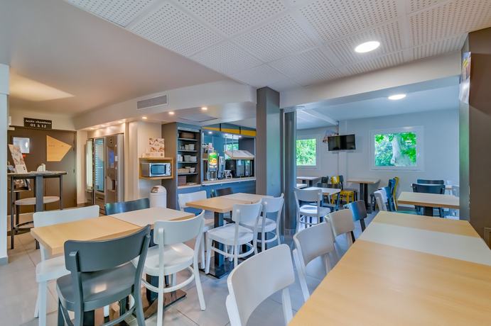 Imagen del bar/restaurante del Hotel ByB Marseille La Valentine. Foto 2