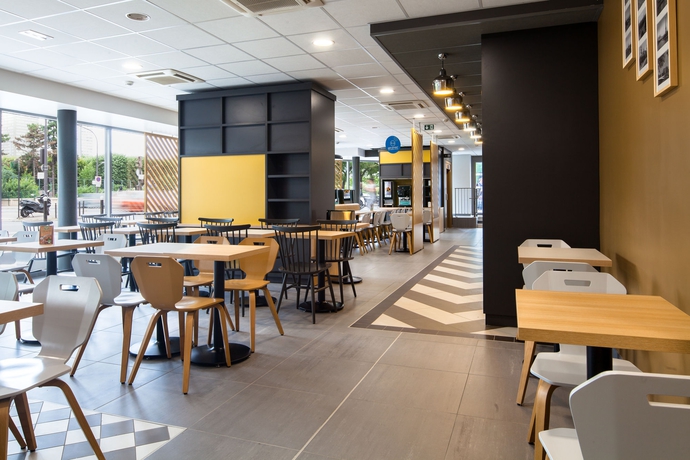 Imagen del bar/restaurante del Hotel ByB Paris Italie Porte de Choisy. Foto 5