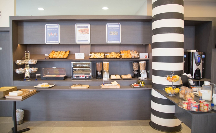 Imagen del bar/restaurante del Hotel Byb Albacete. Foto 2