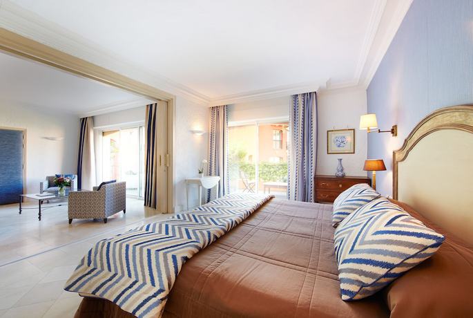 Imagen de la habitación del Hotel Byblos Saint-Tropez. Foto 10