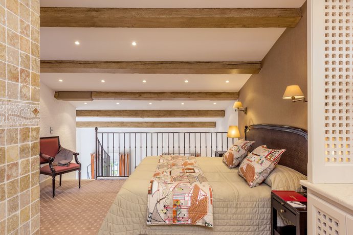 Imagen de la habitación del Hotel Byblos Saint-Tropez. Foto 12