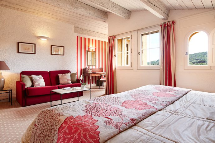 Imagen de la habitación del Hotel Byblos Saint-Tropez. Foto 14
