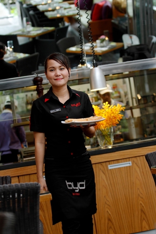 Imagen del bar/restaurante del Hotel Byd Lofts Boutique and Serviced Apartments - Patong Beach, Phuket. Foto 2