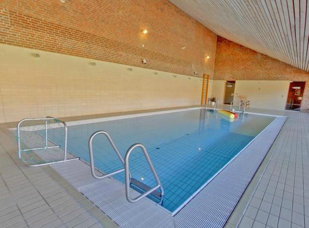 Imagen de la piscina del Hotel Bymose Hegn. Foto 13