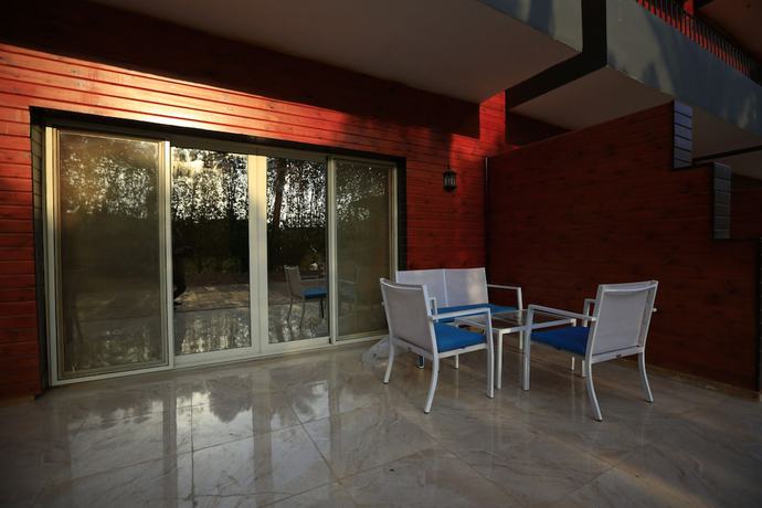Imagen de la habitación del Hotel Byoot Bay and Resort. Foto 1