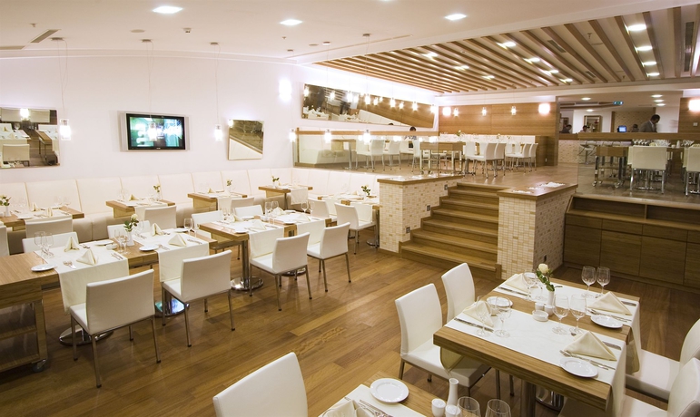 Imagen del bar/restaurante del Hotel Byotell Istanbul. Foto 5