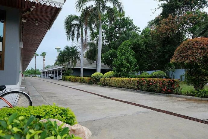 Imagen general del Hotel Bypass and Resort. Foto 6
