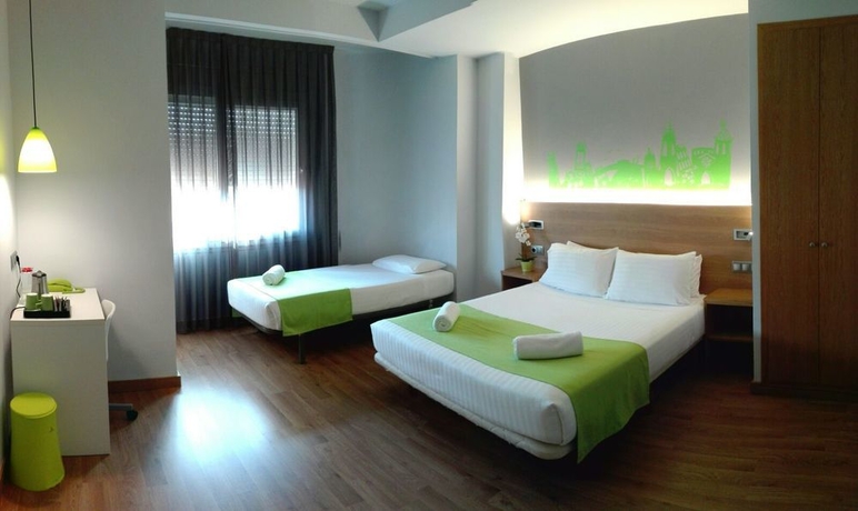 Imagen de la habitación del Hotel Bypillow Erba. Foto 3