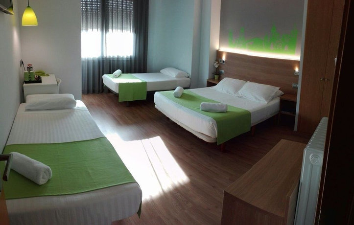 Imagen de la habitación del Hotel Bypillow Erba. Foto 5