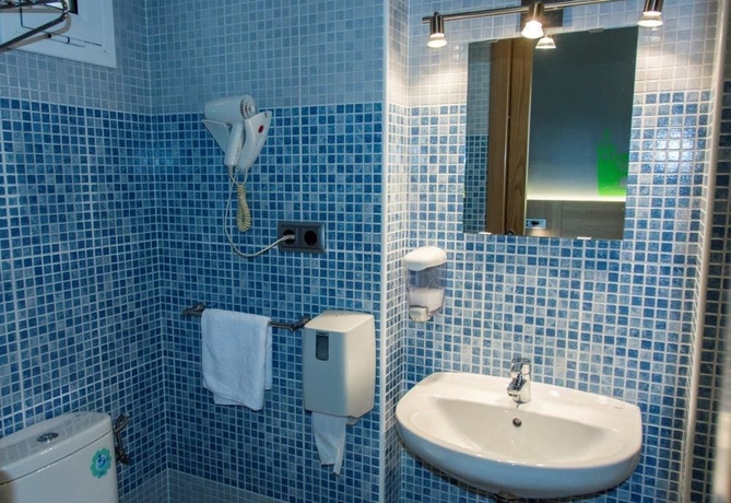 Imagen de la habitación del Hotel Bypillow Erba. Foto 6